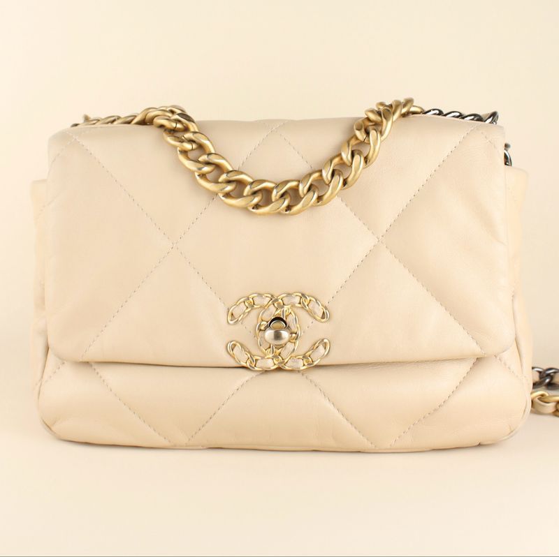 Chanel 19 Beige