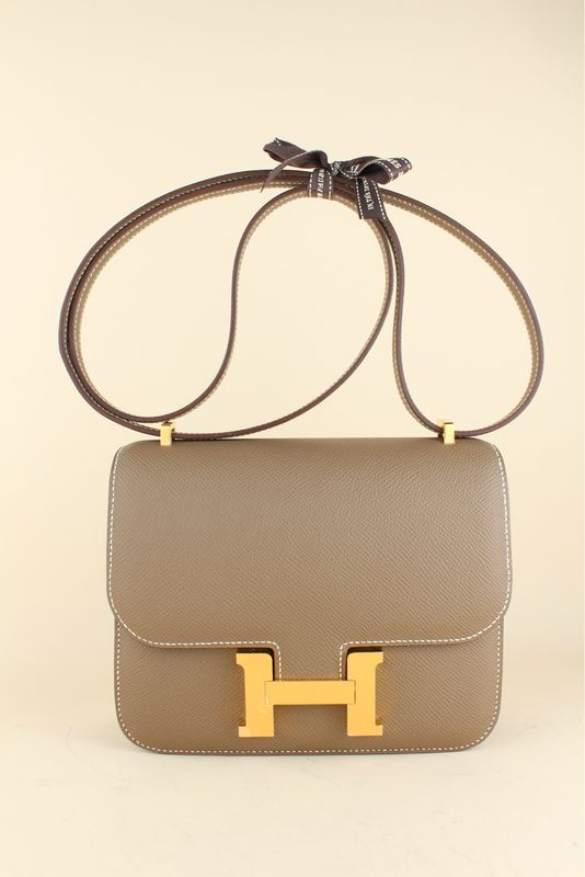 Hermès Constance 18
