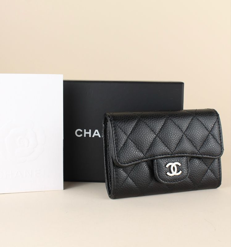 Chanel cardholder caviar