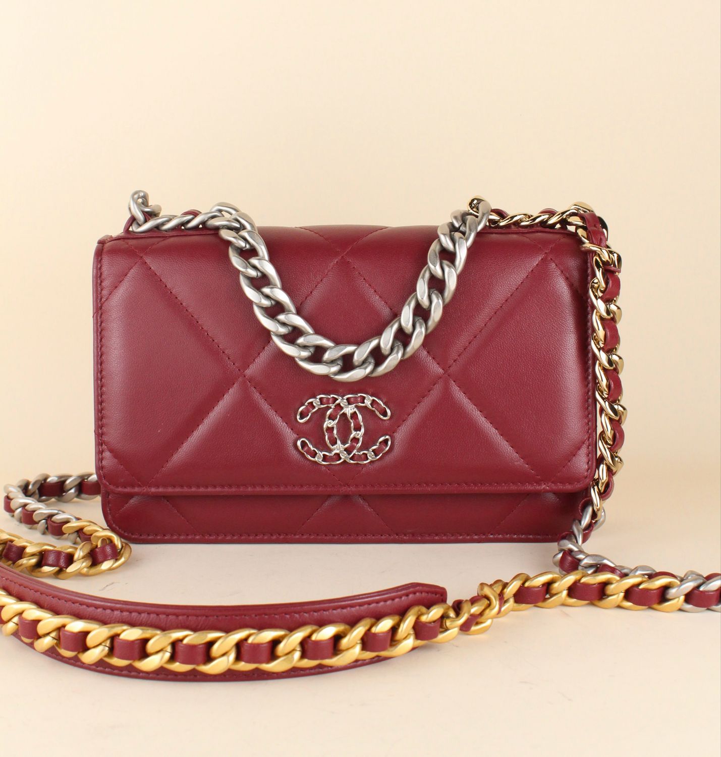 Chanel 19 Wallet on Chain Burgundy