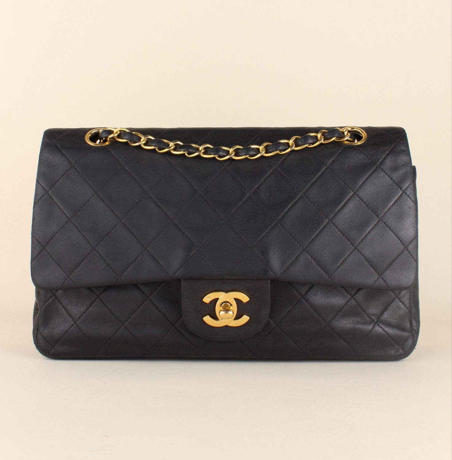 Chanel classic medium double flap