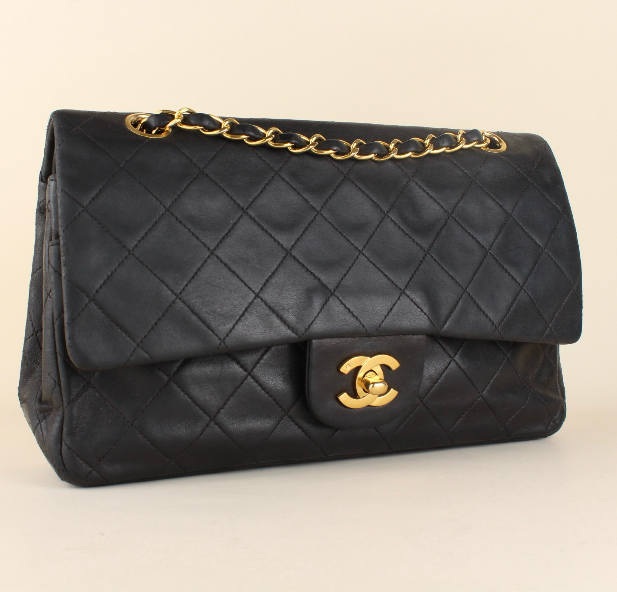 Chanel classic medium double flap