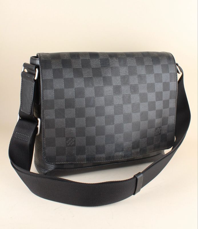 District PM Damier Graphite