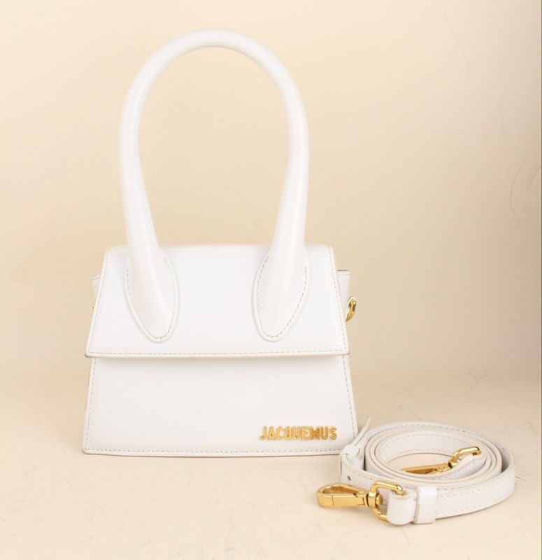 Jacquemus Le Chiquito Moyen
