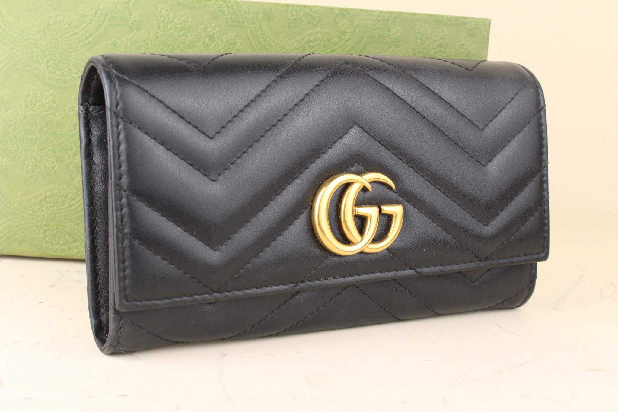 Gucci GG Marmont Continental Wallet