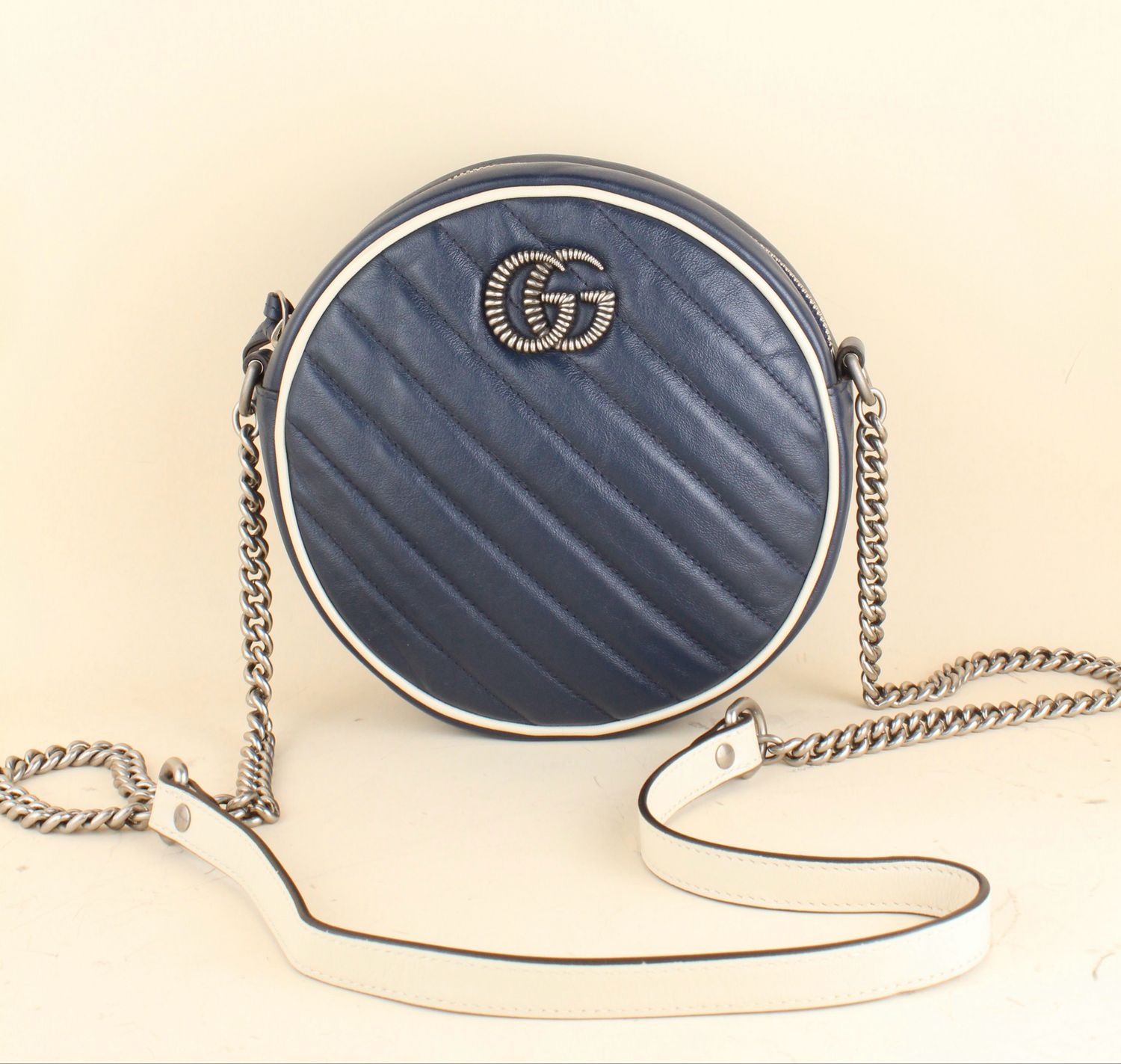 Gucci GG Marmont Round Mini