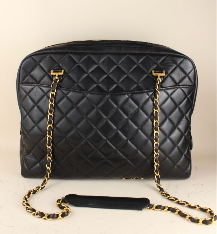 Chanel Shopper