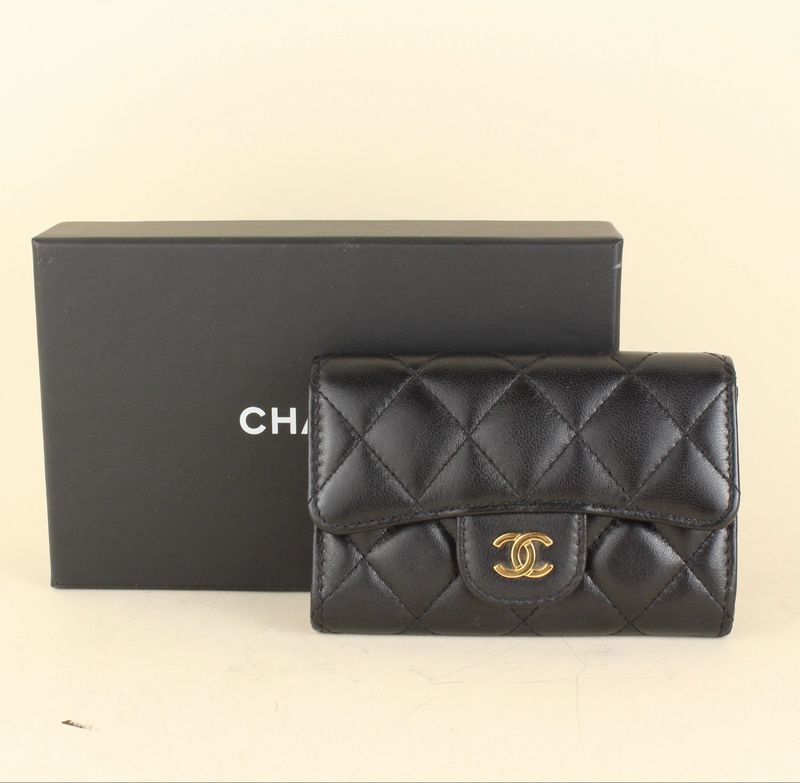 Chanel cardholder