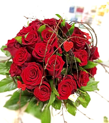 Raskošne ruže sa srcima