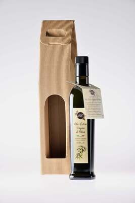 Bottiglia da 0,50l di olio extra vergine di oliva.
Cultivar: Coratina