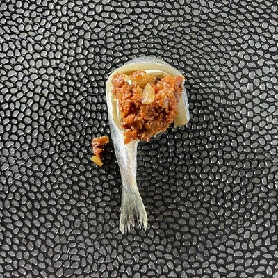 Śledź z pastą z suszonych pomidorów