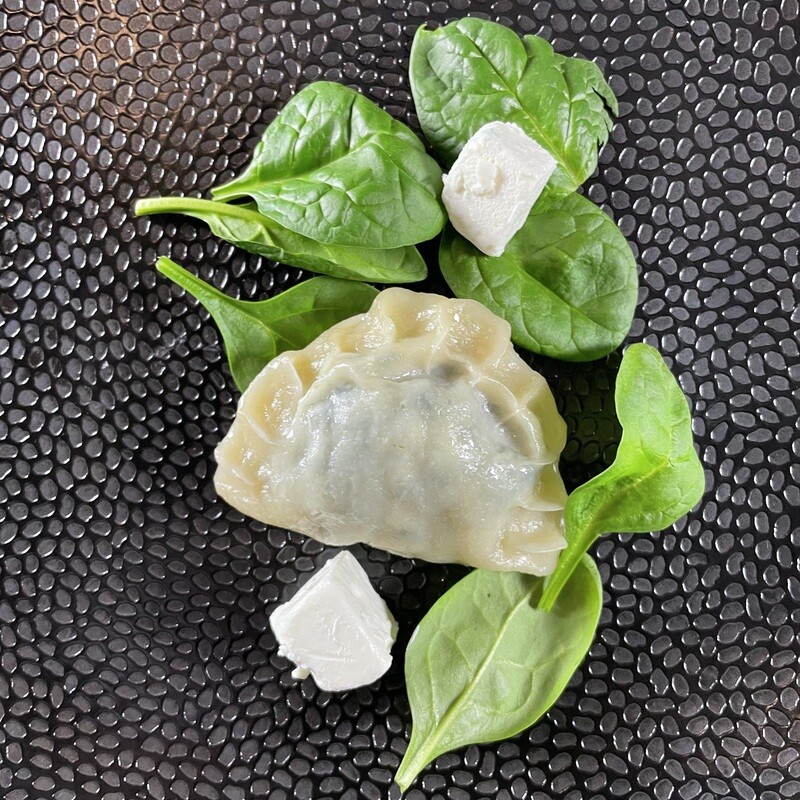 Pieróg z serem feta i szpinakiem, 1 szt.