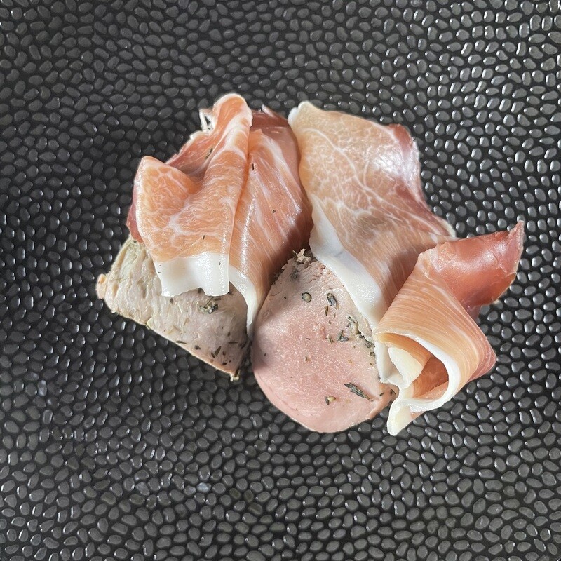 Polędwiczka wieprzowa w szynce parmeńskiej