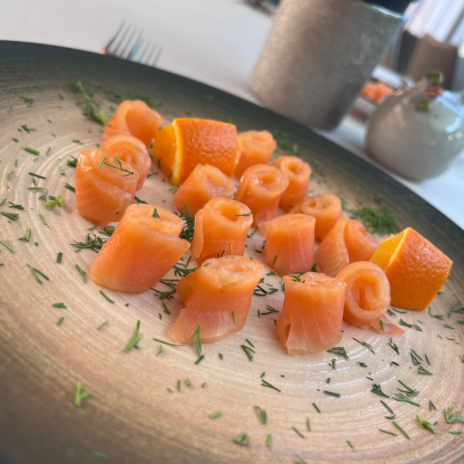 Łosoś gravalax z pomarańczą i koprem