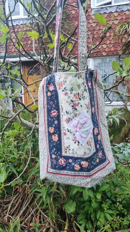 Boomerang Bag 1744  - I used to be two pillowcases