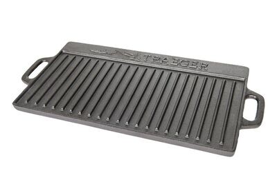TRAEGER CAST IRON REVERSIBLE GRIDDLE TRAEGER CAST IRON REVERSIBLE GRIDDLE