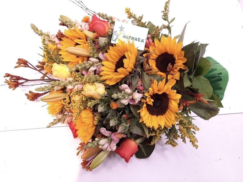 Rouwboeket, diverse bloemen
