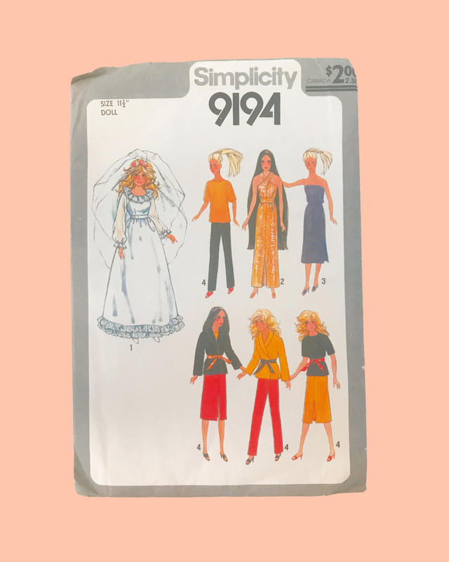 Vintage Simplicity Pattern #9194 Wardrobe for Dolls such as Barbie, Cher and Farrah (1979) - USED