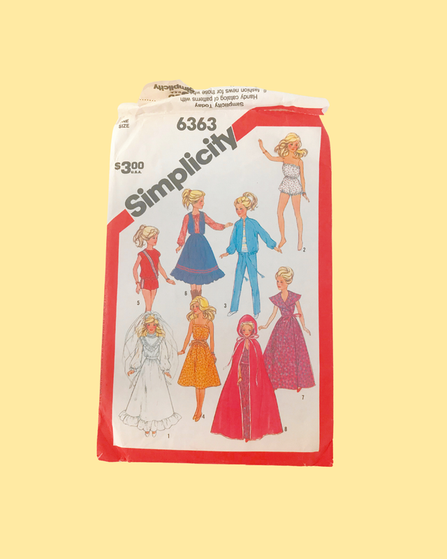 Vintage Simplicity Pattern #6363 Wardrobe for Dolls such as Barbie and Darci (1983) - USED
