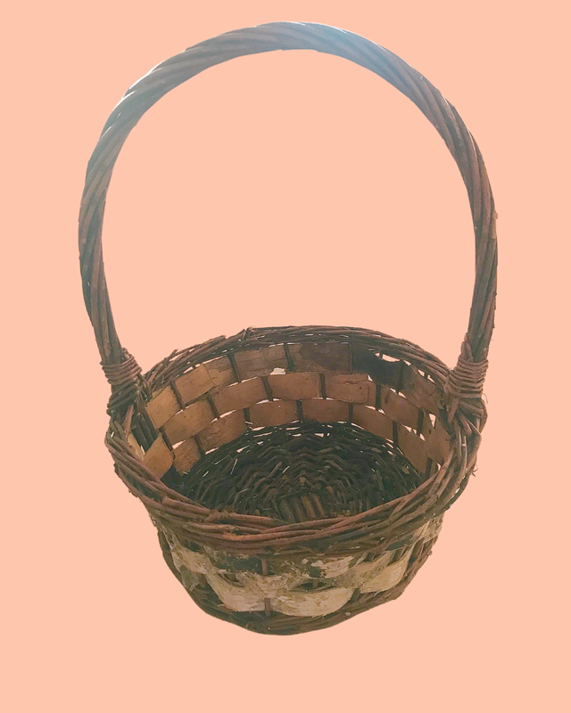 Vintage Basket 11 in x 15 in