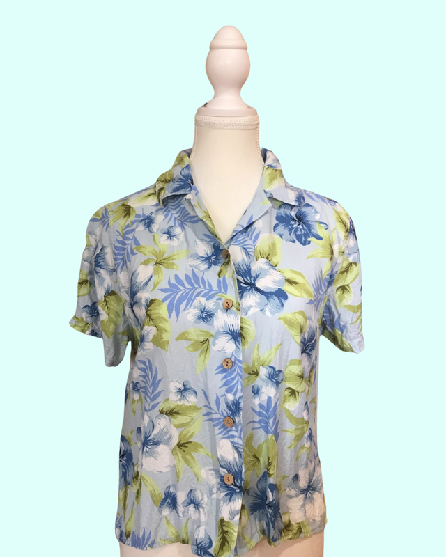 VIntage Gloria Vanderbilt Hawaiian Print Short Sleeve Button Up - Size M