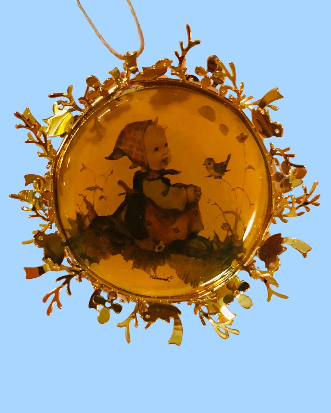 Vintage Hummel 24K Gold &quot;Meeting in the Meadow&quot; Ornament (1930&#39;s)