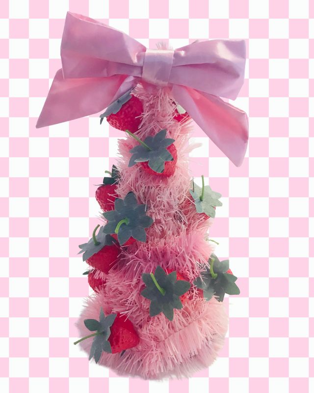 Fruity Christmas Tree - Strawberries