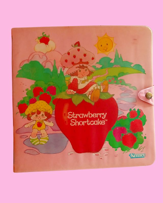 Vintage &amp; Collectible Strawberry Shortcake Kenner Case with 19 Dolls - Dolls Vary (1980&#39;s)