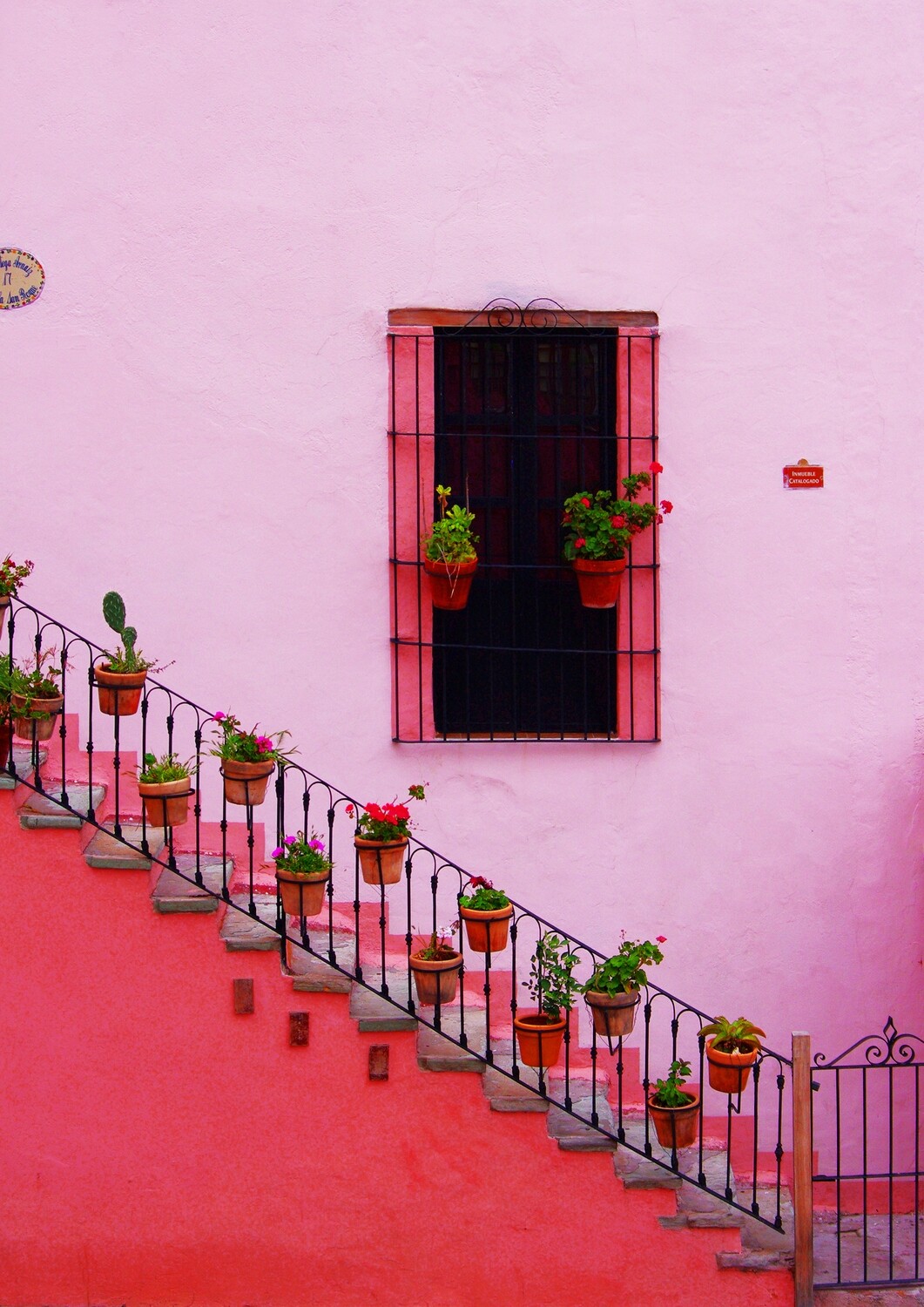Mexico | Guanajuato | Colorful Exotic Street