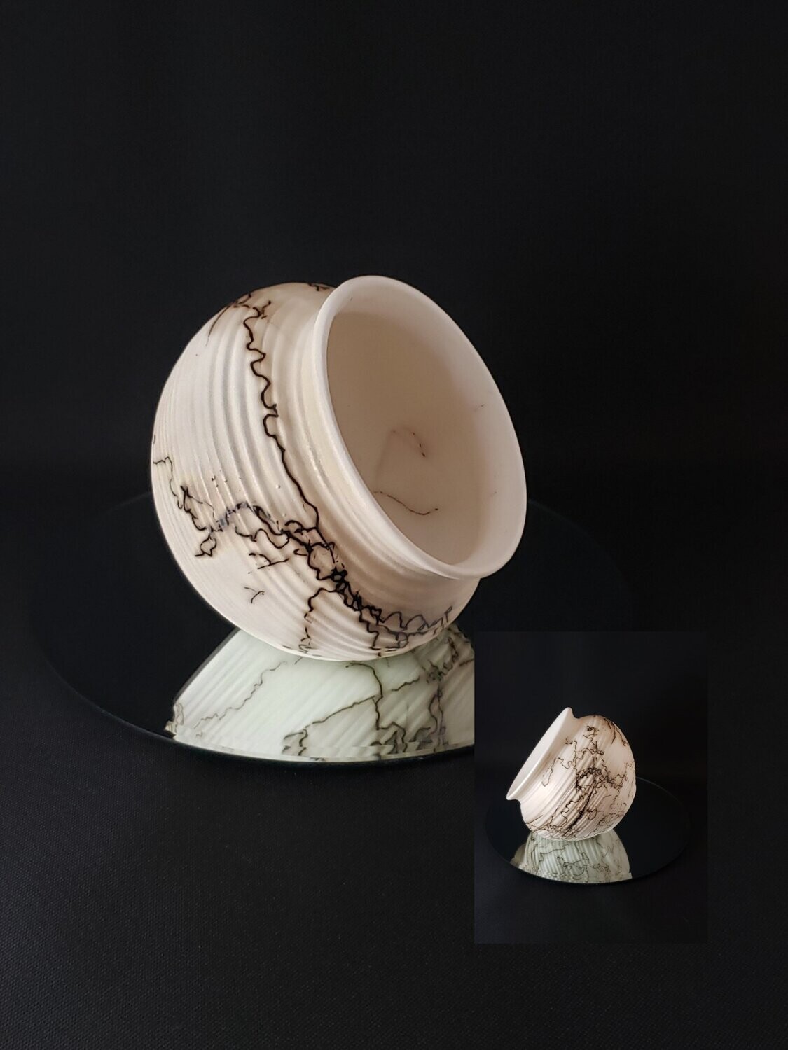 Flat Sided Ribbed Pot