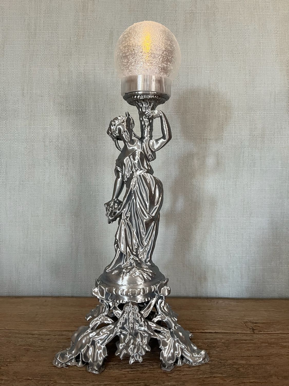 Séléné statuette