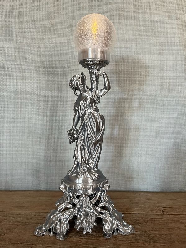Séléné statuette