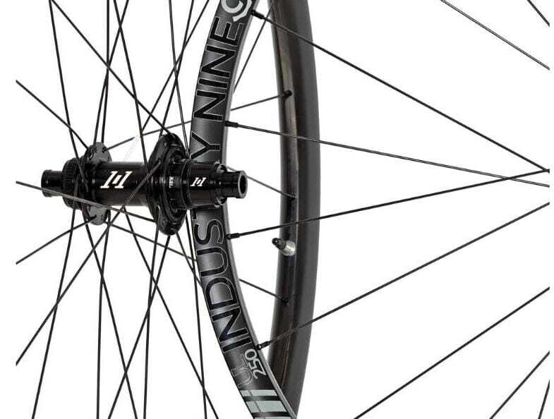 I9 1/1 ULTRALITE CARBON (STOCK BLACK)