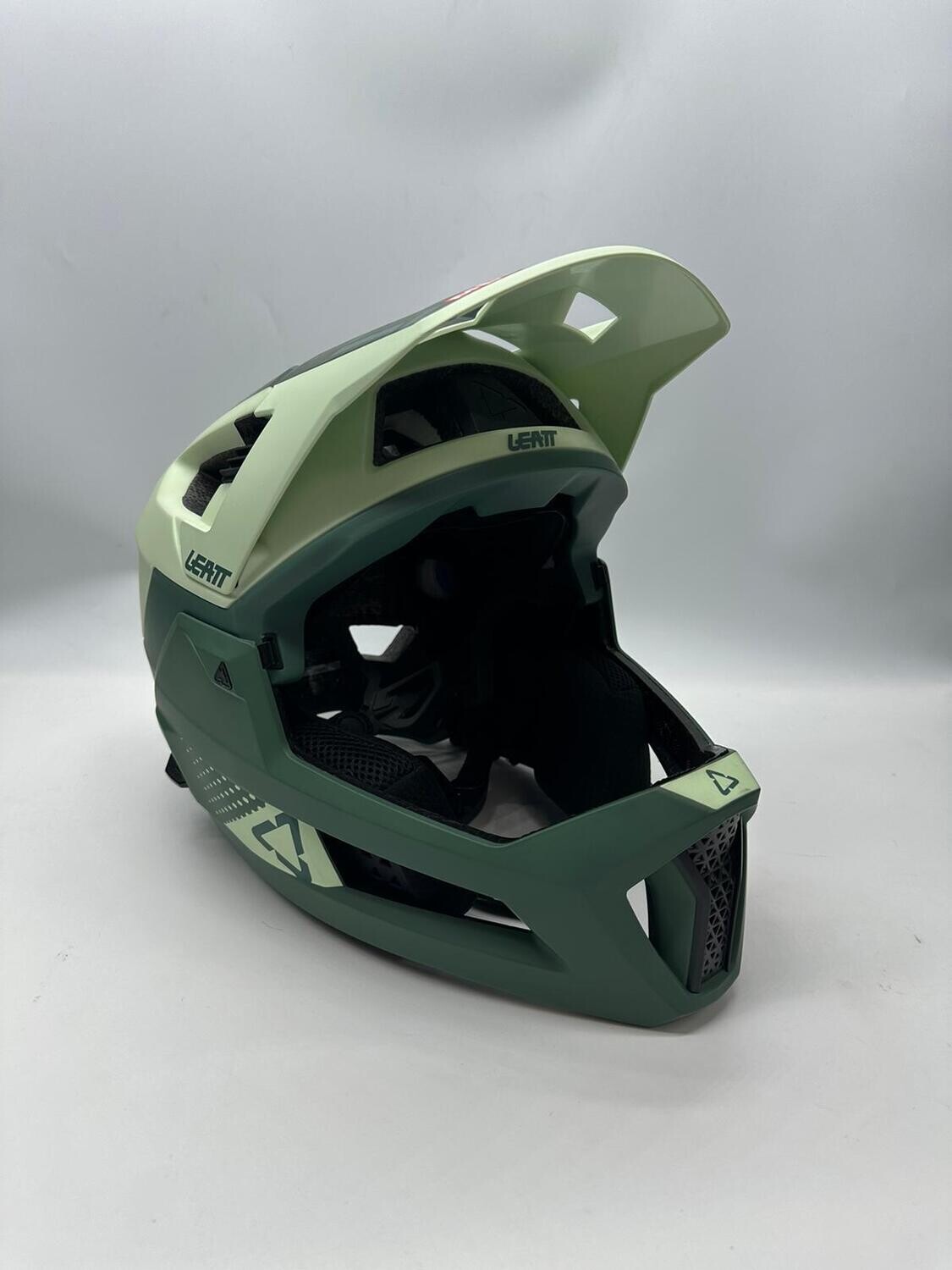 LEATT ENDURO 4.0 HELMET, SIZE: MEDIUM, COLOR: GRN