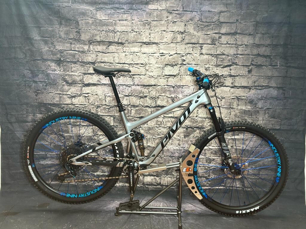 2023 PIVOT TRAIL 429 LARGE RIDE GX MODIFICADA