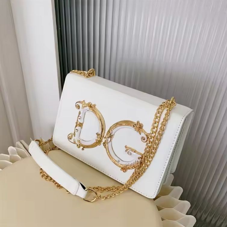 2025 lightweight women's travel bag handbag travel bag shoulder bag cute D-G letter bag