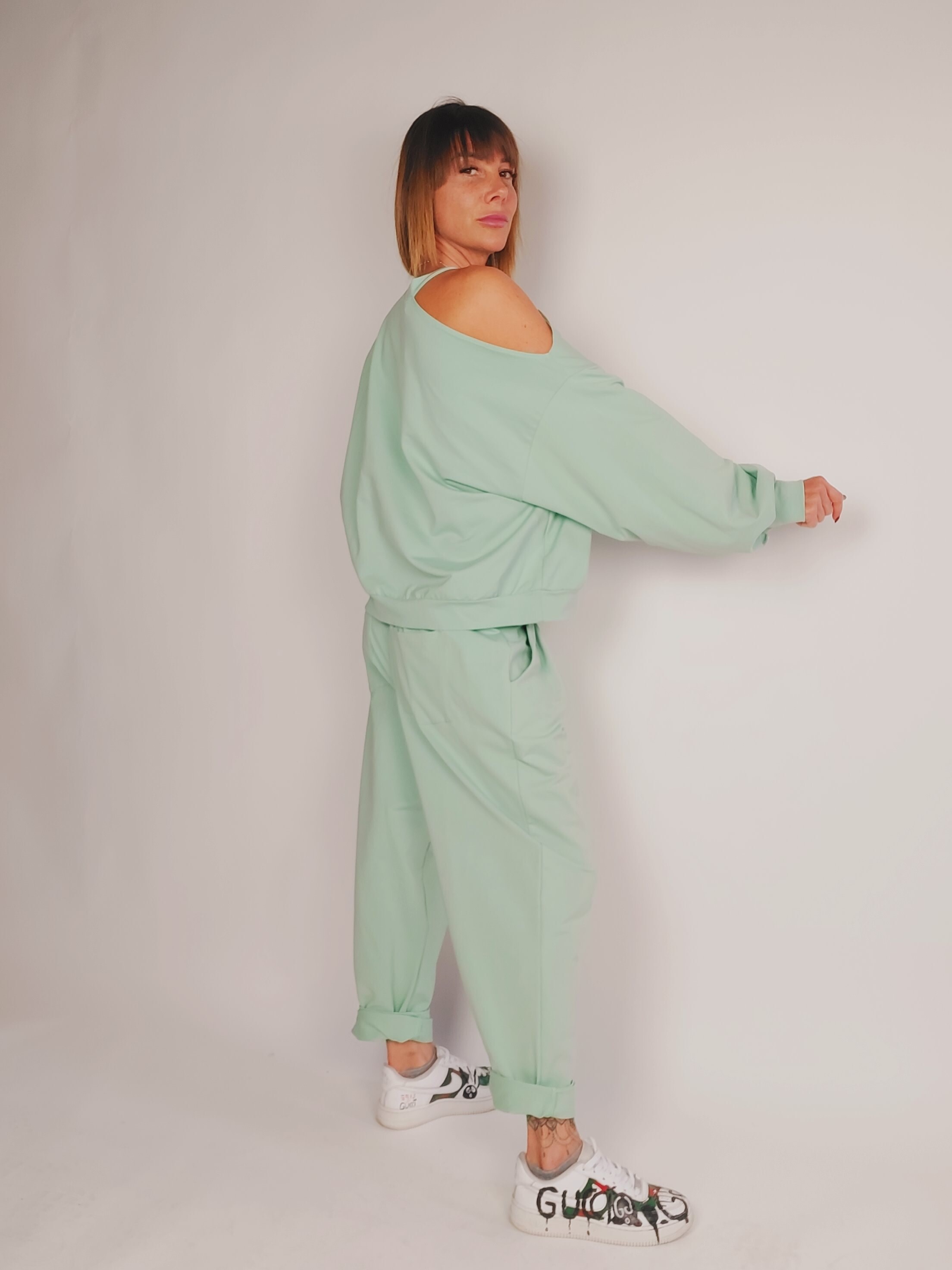 FELPA IN COTONE CON SPALLA SCOPERTA