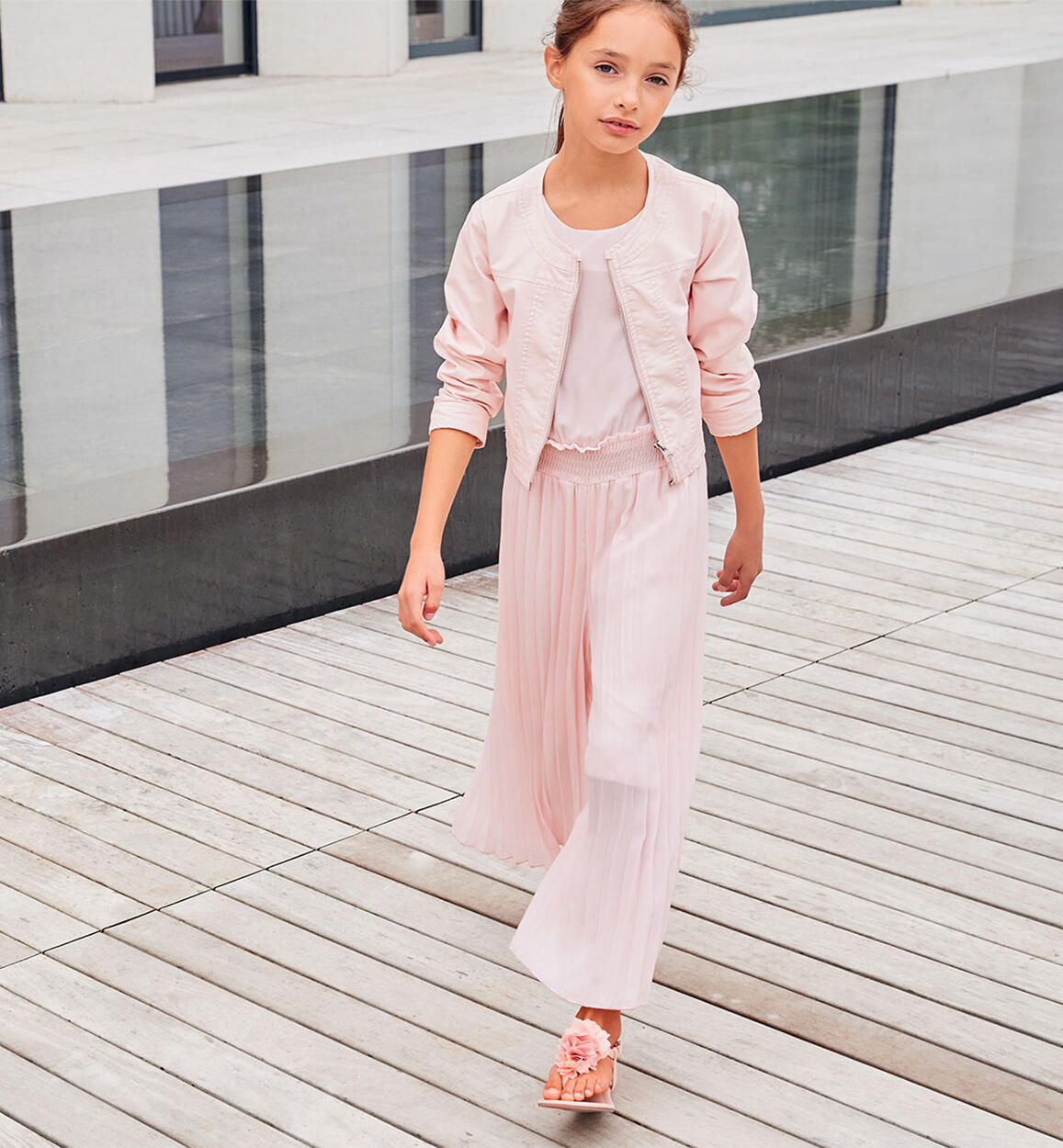 Elegante tuta ragazza