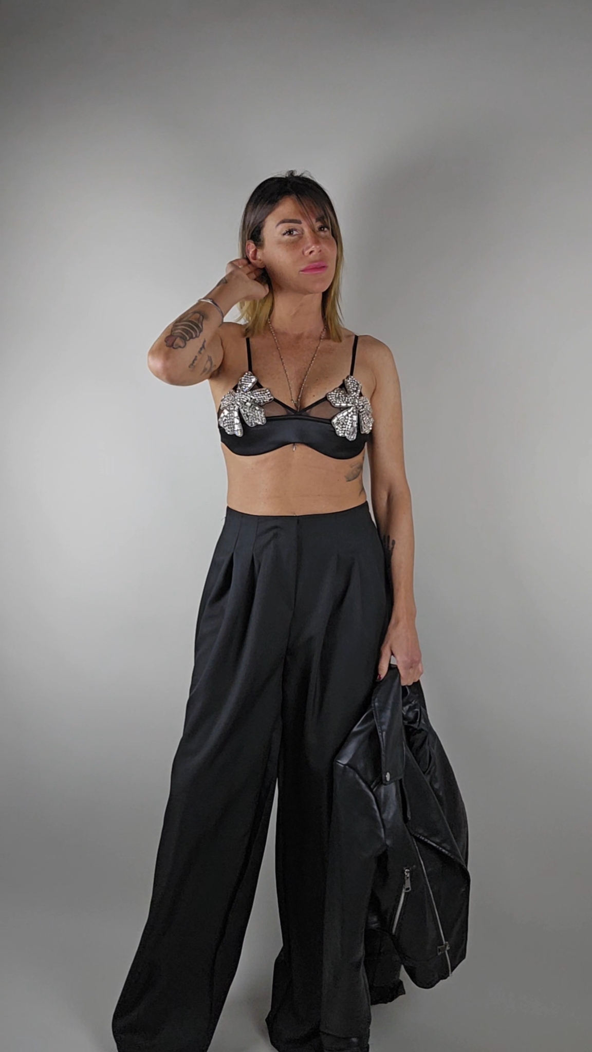 PANTALONE CON ELASTICO IN VITA GAMBA LARGA