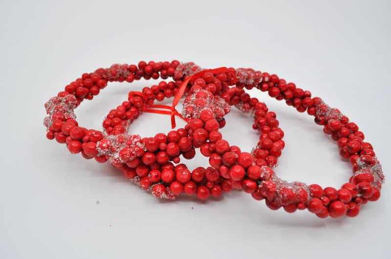 Kleiner Kranz mit roten Beeren