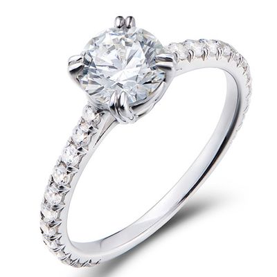 Brilliant love four-claw diamond ring