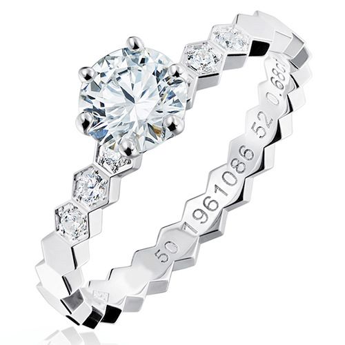 Beehive diamond ring
