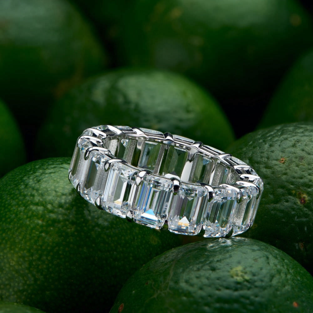 Emerald and diamond ring