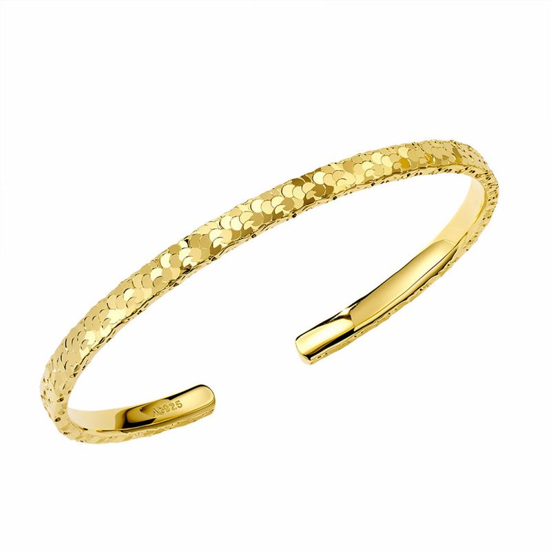 Flashing crushed ice bracelet