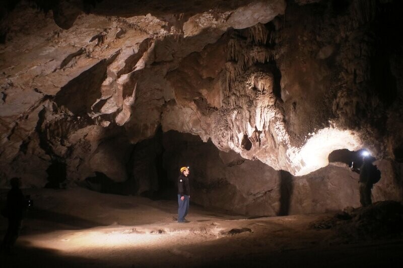 CAVERNA DE LAS BRUJAS, CASCADA MANQUI MALAL Y VOLCÁN MALACARA (Malargüe)