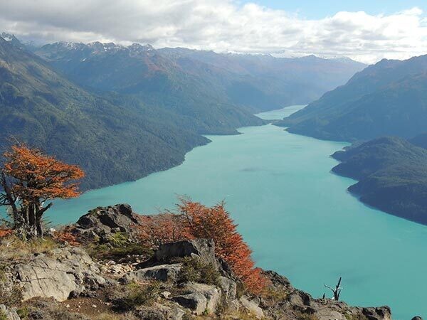 LAGO PUELO, ESE LUGAR (Chubut)