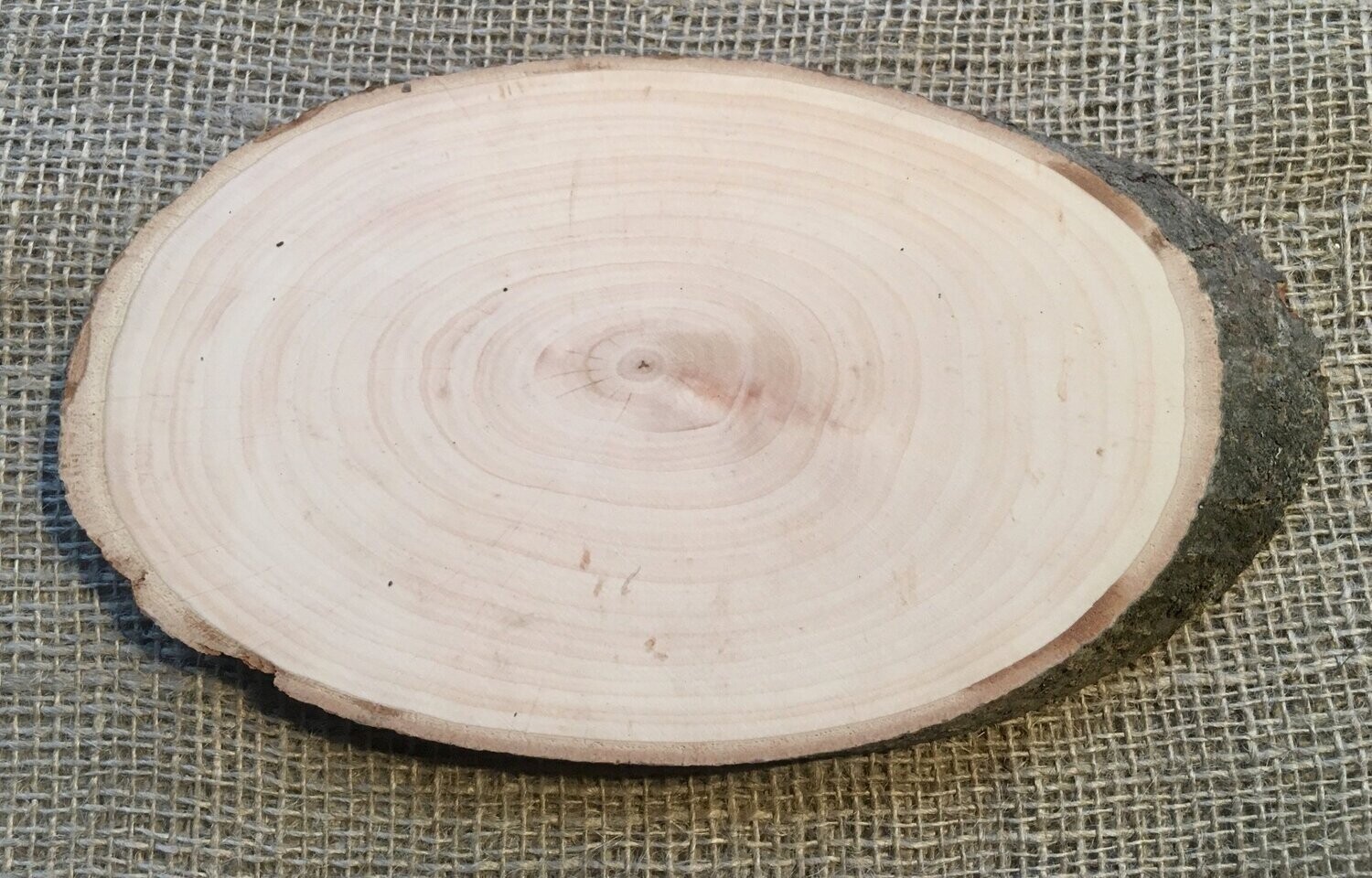 Rindenbrett Erle, oval, ca. 22cm lang und ca.13cm breit, ca. 1,5cm dick