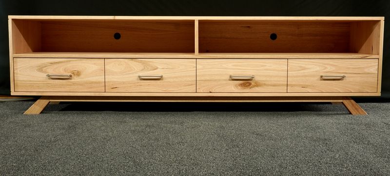 TV Unit Timeless