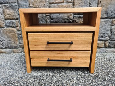 Beds - Bedside tables