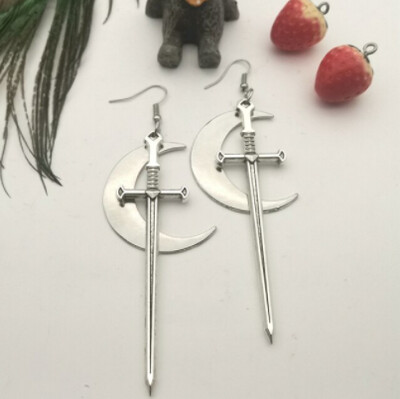 Brincos de Lua Espadas